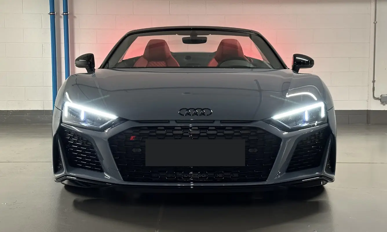 Audi R8 Spyder - foto 1