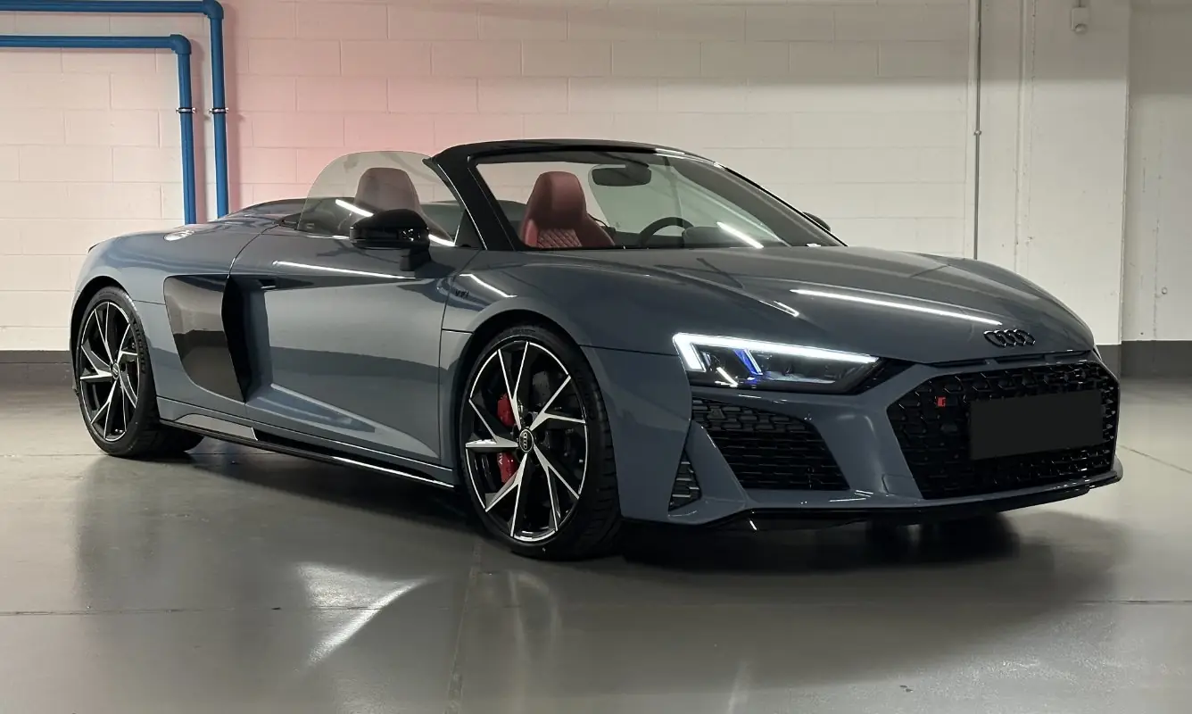 Audi R8 Spyder a noleggio a Milano