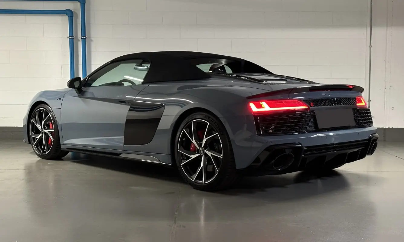 Audi R8 Spyder - foto 7