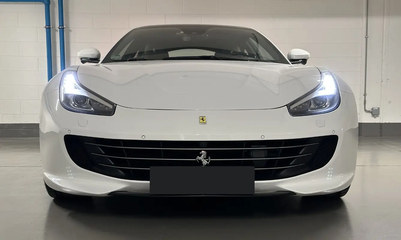 Ferrari GTC4 Lusso T - foto 1