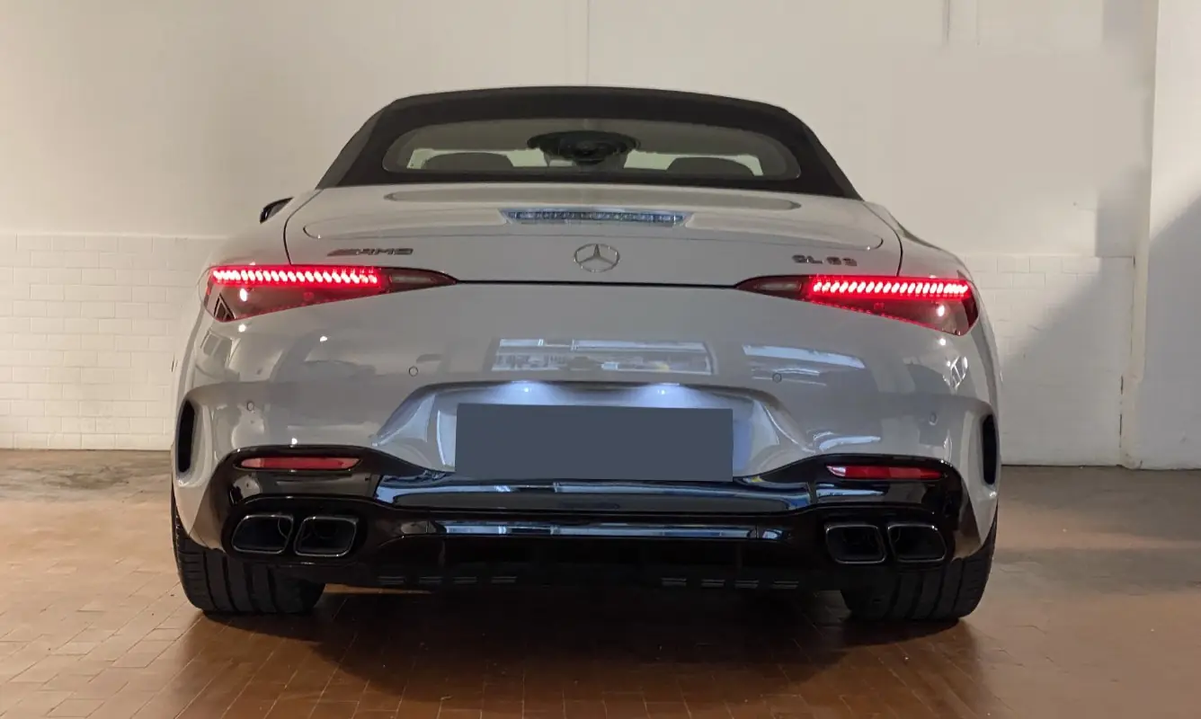 Mercedes SL63 AMG Roadster - foto 4