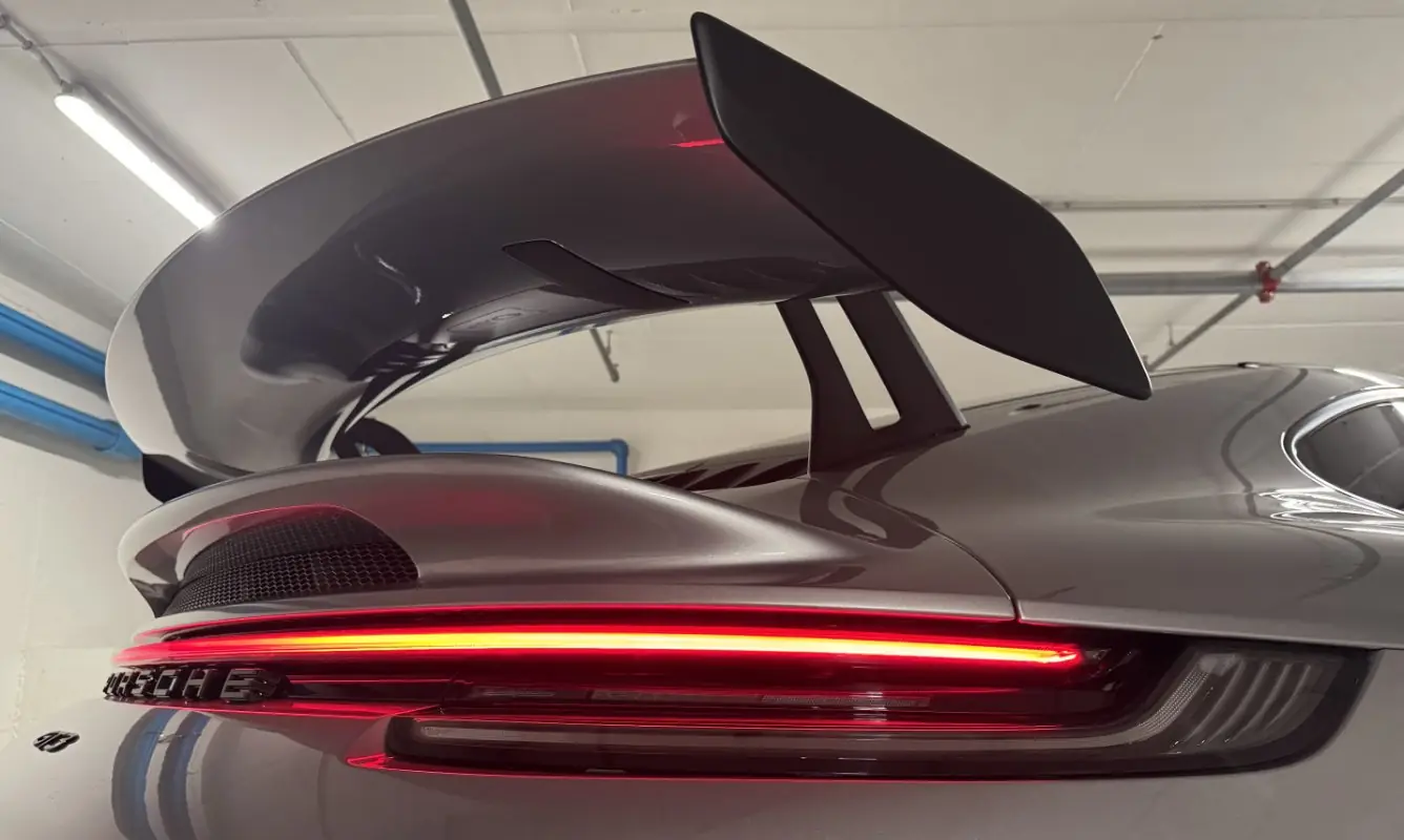 Porsche 911 992 GT3 - foto 9
