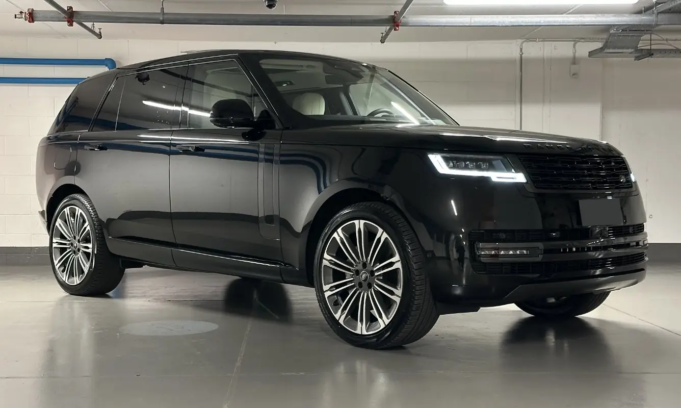 Range Rover LWB HSE D350 Long a noleggio a Milano